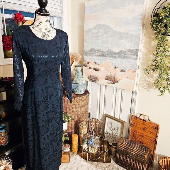 Vintage 80's Dawn Joy Sexy Floral Print Midi Sheath Dress. - Picture 5 of 14